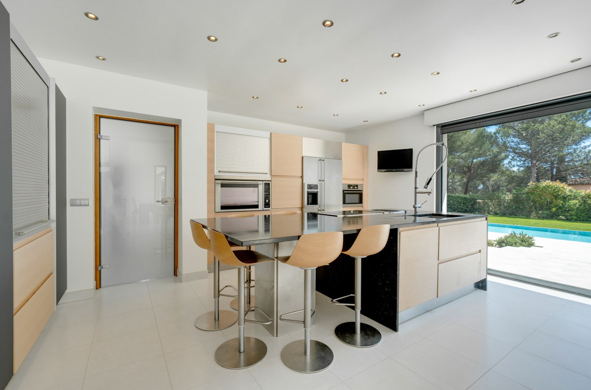 maison contemporaine 9 pièces en vente sur LAMBESC (13410)