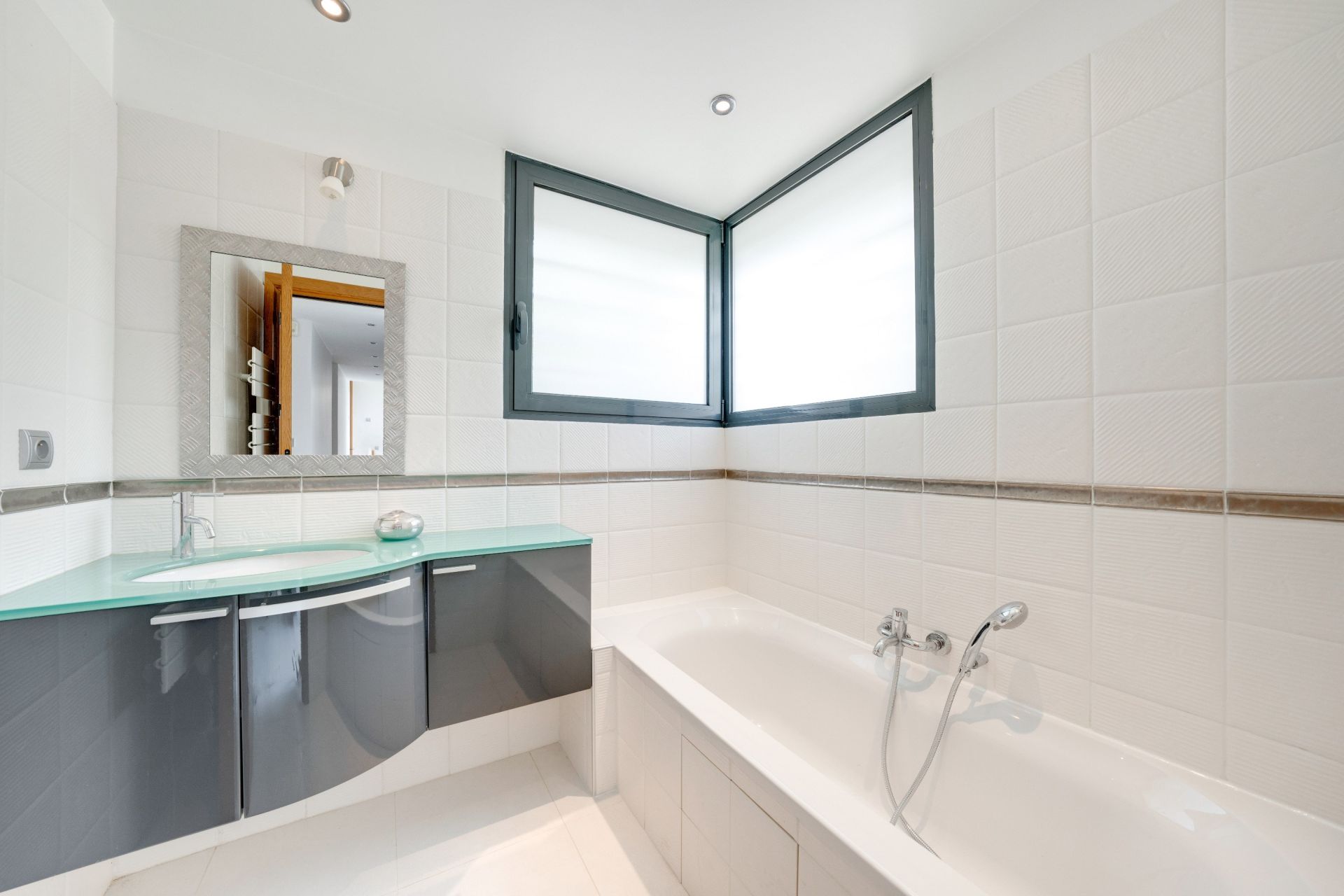 maison contemporaine 9 pièces en vente sur LAMBESC (13410)